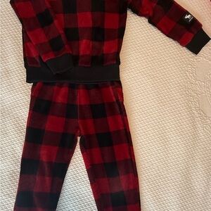 Abercrombie Kids Red and Black Buffalo Check Fleece Pajama Set (Size 5/6)